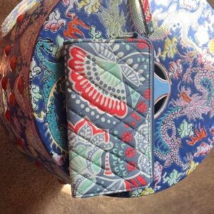 Vera Bradley  Floral Pattern Phone Wallet Case - Blue/Red